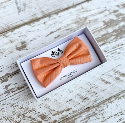 Corbata informal para hombre tejida John Henric ligeramente a rayas naranja claro Foto 1 de 3