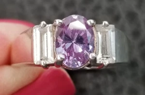 Anillo de plata de ley 925 de colección con piedras preciosas púrpuras y dos baguettes de imitación talla 6,25 - Imagen 1 de 12