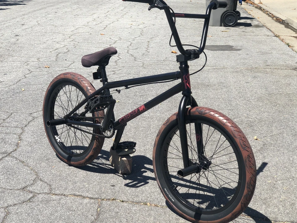 ПОДХОДИТ ДЛЯ ВЕЛОСИПЕДА CO CONWAY УРОВЕНЬ 2 20 ДЮЙМОВ ВЕЛОСИПЕД ЧЕРНЫЙ МАТОВЫЙ BMX ВЕЛОСИПЕДЫ 2016 - Изображение 1 из 4