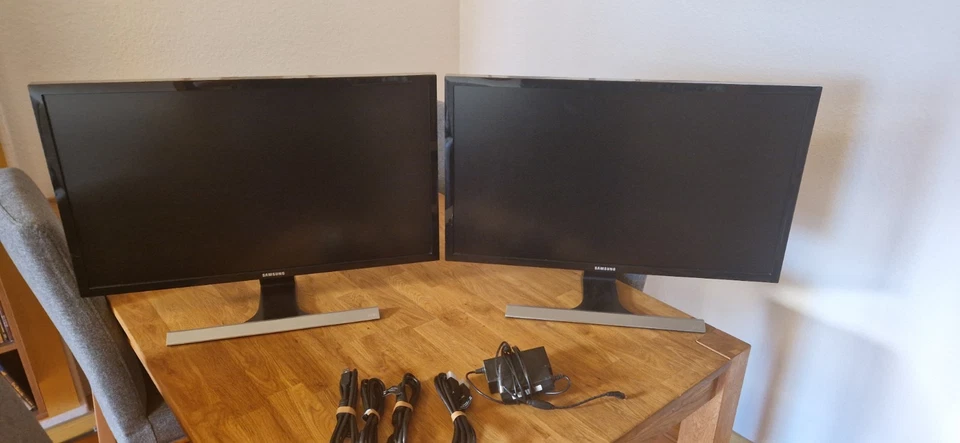 Samsung U28E590DSL 28 Zoll Breitbild TN LED Monitor - Schwarz-Glänzend - Bild 1 von 2