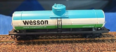 HO Scale, TYCO, WESSON, GATX 9876, Single Dome TANK CAR - Image 1 of 4