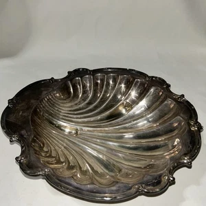 Plato para servir vintage Rogers plateado con carcasa de vieira 10 pulgadas - Imagen 1 de 4