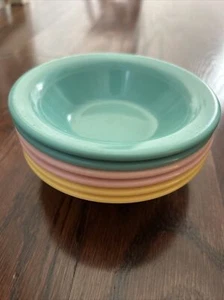 Vintage TRUMPET WARE Trump Plastics, INC. Blue Yellow Pink Bowls - Picture 1 of 8
