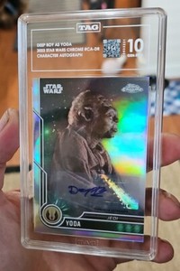 2023 Topps Chrome Star Wars #51 DEEP ROY AS YODA AUTO Refractor TAG 10(954) JEDI