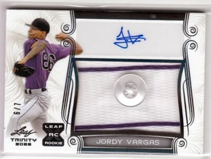 Camiseta Leaf Trinity Jordy Vargas 2023 botón autógrafo RC SSP #6/7 - Imagen 1 de 2