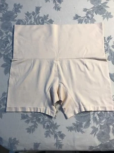 NWOT HSN Yummie Seamless H.Thomas Brief Boy Shorts - Nude- Panty Size - 1x/2x - Picture 1 of 8