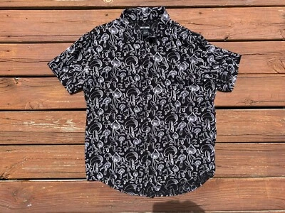 Hot Topic Mushrooms All Over Print Black White Shirt Short Sleeve Mens Large - Image 1 of 4