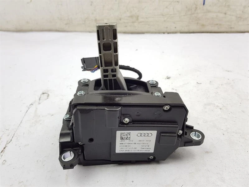 2015 ON MK5 B9 AUDI RS4 S-TRONIC TIPTRONIC AUTOMATIC GEAR SELECTOR 8W2713041M - Image 1 of 4