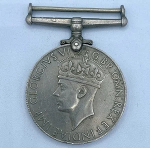 Reino Unido 1945, Jorge VI, León Británico sobre Dragón Alemán, 1939-1945 Medalla Segunda Guerra Mundial - Imagen 1 de 4