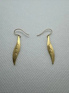 Schöne 585 14K Gelbgold Diamantschliff Blatt Ohrhänger 0,5 g - Bild 1 von 11