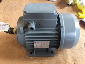 FFD Alternating Current Motor EMT90-54 1.3kW 1680RPM 6105-99-269-3074 - Picture 1 of 4