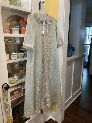 Bata larga Odette Barsa Vintage Budoir Retro Encaje Beige Azul Nylon Talla M Foto 1 de 4