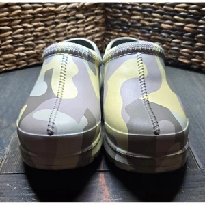 UGG Cozy Sherpa Clog Camo Print Slipper Komfort Schuhe Größe 7 - Bild 1 von 9