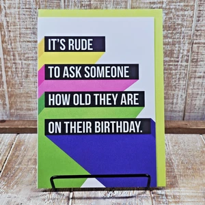 Tarjeta de felicitación de cumpleaños Hallmark 5x7 edad colorida en relieve divertido humor adulto - Imagen 1 de 7