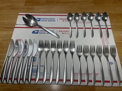 WMF Cromargan WAVE Stainless 18/8 Glossy Korea Flatware Set of 26 Pieces - Image 1 of 4