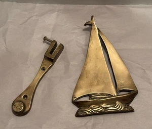Vintage Solid Brass Sailboat Boat Door Knocker Nautical Coastal Penco - Picture 1 of 7