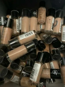 REVLON COLOR STAY Foundation für normale/trockene Haut, GROSSHANDEL! VERSCHIEDENE FARBEN!X30 - Bild 1 von 1