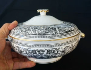 Beautiful Wedgwood Florentine Black Tureen - Picture 1 of 5