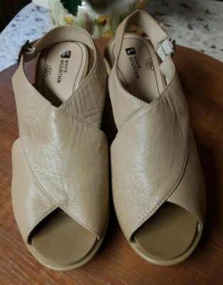  SANDALIAS/ZAPATOS MUJER WHITE MOUNTAIN BEIGE TACÓN CUÑA TALLA 9,5 M EXCELENTE+ ESTADO Foto 1 de 4