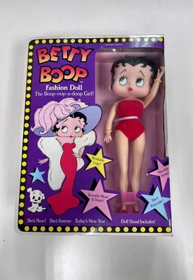 Muñeca Betty Boop vintage con traje de baño rojo, 1986, en caja Foto 1 de 4