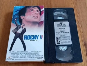 Rocky V (VHS 1990 TESTED EX RENTAL) Sylvester Stallone FREE US SHIP - Foto 1 di 3