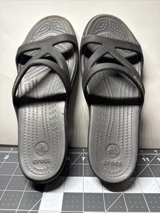 Crocs Sandal Women's 7 Black pre owned-look - Picture 1 of 4