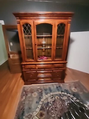 Broyhill China Cabinet And Dining Table Set - Image 1 of 4