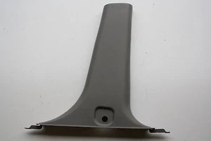 ABDECKUNG VERKLEIDUNG B-SÄULE VORNE RECHTS UNTEN 85835-3E000 KIA Sorento I JC - Picture 1 of 3