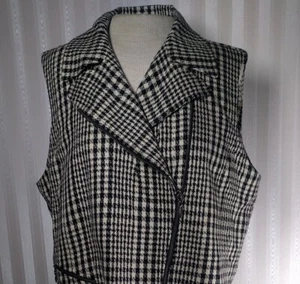 Chico's 2 Sz L Black White Houndstooth Moto Zip Vest Lined Pockets Career EUC  - Picture 1 of 10