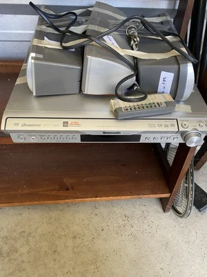 Receptor de cine en casa Panasonic SA-HT441 5 discos DVD/CD con altavoces remotos PROBADO Foto 1 de 3