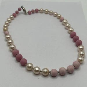 "Collar vintage de 15"" rosa pálido y rosa mate imitación perlas broche de barril" - Imagen 1 de 10