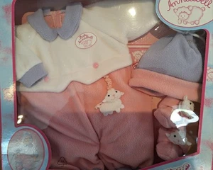 Baby ANNABELL DELUXE Strampler,  neu und unbenutzt in Originalverpackung  - Bild 1 von 4