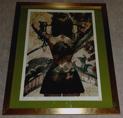DEATH NYC ltd ed подписанный в рамке граффити NBA искусства печати 45 x 32 см сексуальная женщина татуировка - Изображение 1 из 3