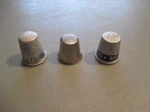 Vtg Lot Of 3 Metal Thimbles, 2 advertising - Picture 1 of 11