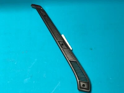 Ventilación Pilar Trasera Izquierda Datsun Nissan Sunny B310 Original Nuevo de Lote Antiguo Foto 1 de 4