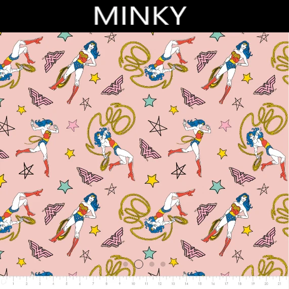 DC Comics Mujer Maravilla Doodle Rosa Minky Gamuza 58" Tela por Yarda Foto 1 de 1