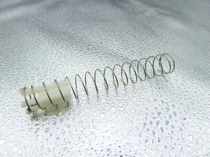 KAWASAKI ZL1000 ELIMINATOR CARB CARBURETTOR MAIN SLIDER SPRING - Picture 1 of 1