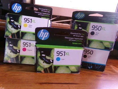 PAQUETE DE 5 TINTAS HP GENUINAS 950 y XL negras y 951XL color OfficeJet PRO's exp. 2026-27 Foto 1 de 2