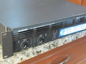 ¡Amplificador de potencia estéreo profesional de 2 canales serie FR Mackie M-1400i! COOL! - Imagen 1 de 7