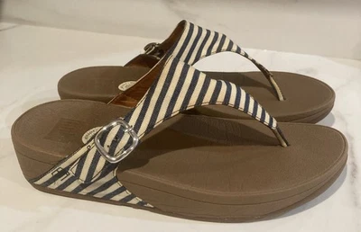 Sandalia ajustada Fitflop para mujer talla 9 azul blanco a rayas tanga deslizable chanclas Foto 1 de 4