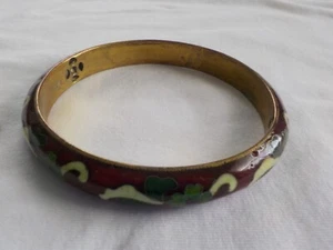 Vintage Chinese Cloisonne w/Brass Inside Red White Green 3/8" Wide 31.4 gm - Picture 1 of 6