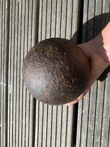 Cannon Ball Iron 20 Pounder Relic 16 Th Century - Picture 1 of 6