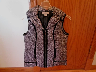 CHALECO ACOLCHADO LAURA ASHLEY CON CUELLO ADORABLE MEDIANO BLANCO Y NEGRO NUEVO Foto 1 de 4