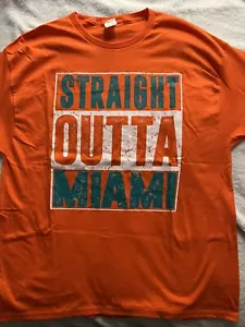 MAGLIA MIAMI DELFINI STRAIGHT OUTTA MIAMI XL HARD ROCK STADIO NFL FOOTBALL - Foto 1 di 6