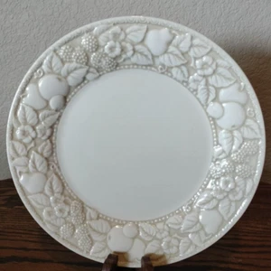 Vtg Metlox Vernon Ware Antique Grape Berries Fruit Pattern White Dinner Plate - Picture 1 of 7