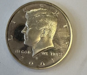 2001 -S SILVER CHOICE PROOF KENNEDY HALF DOLLAR - Picture 1 of 4