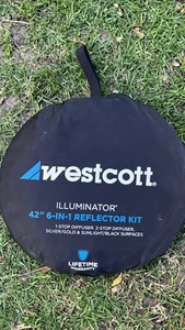 Westcott 6-in-1 Illuminator Reflector Kit (42"), Very clean, very lightly used - Picture 1 of 9