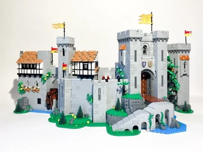 Alt of Lion Knight’s Castle (10305) Generic unbranded Brick Building Set  READ‼️ - Image 1 of 4