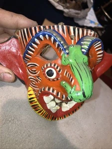 Maschera ceramica vintage firmata Ortega colori vivaci lucertola arte popolare messicana. 6,5" - Foto 1 di 13