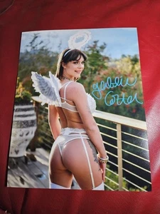 Photo 8x10 autographe signée Gabbie Carter (star de cinéma adulte) - Photo 1/2